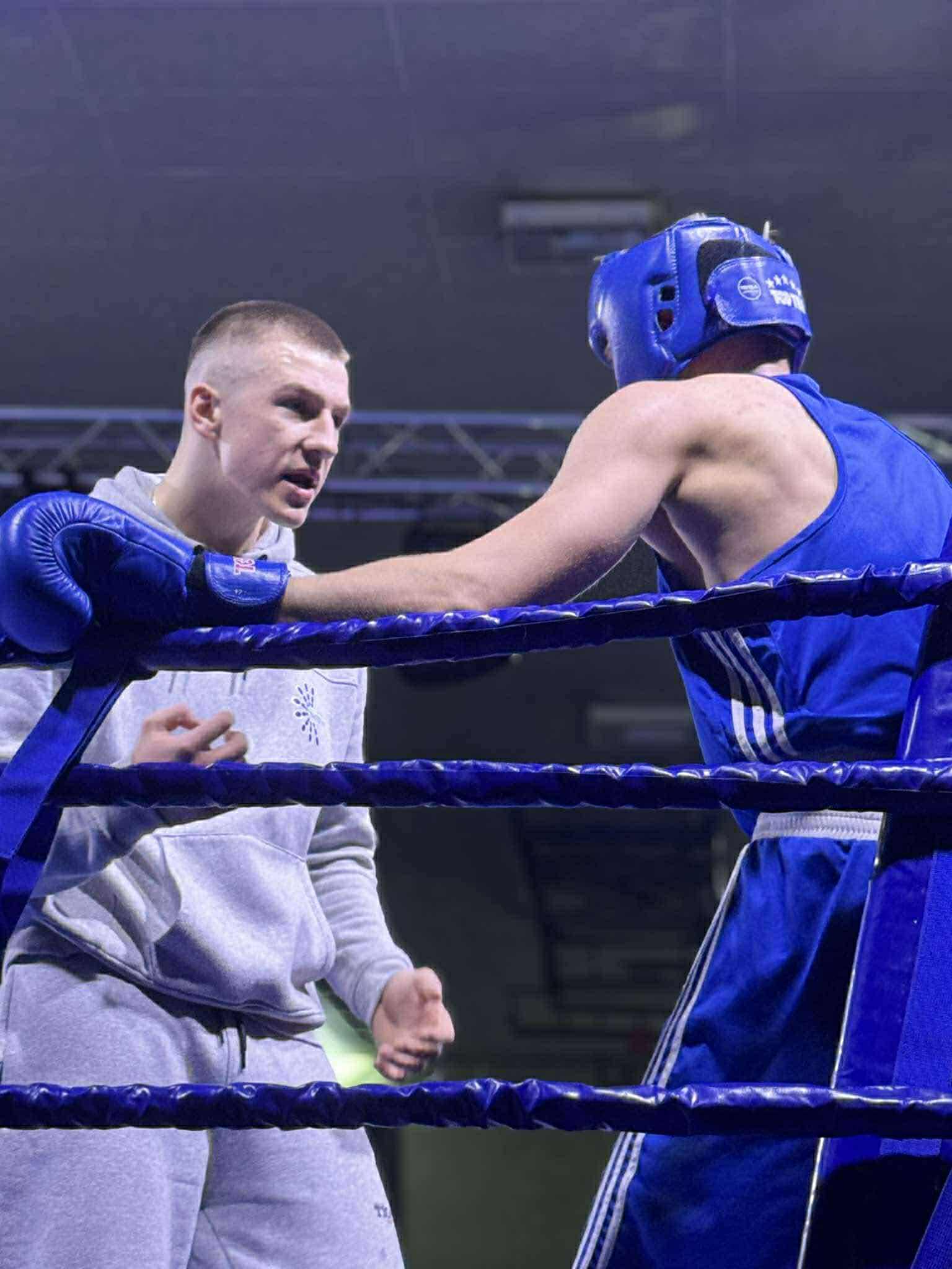 Barrnel Boxing Club Człuchów - Profesjonalny sprzęt bokserski